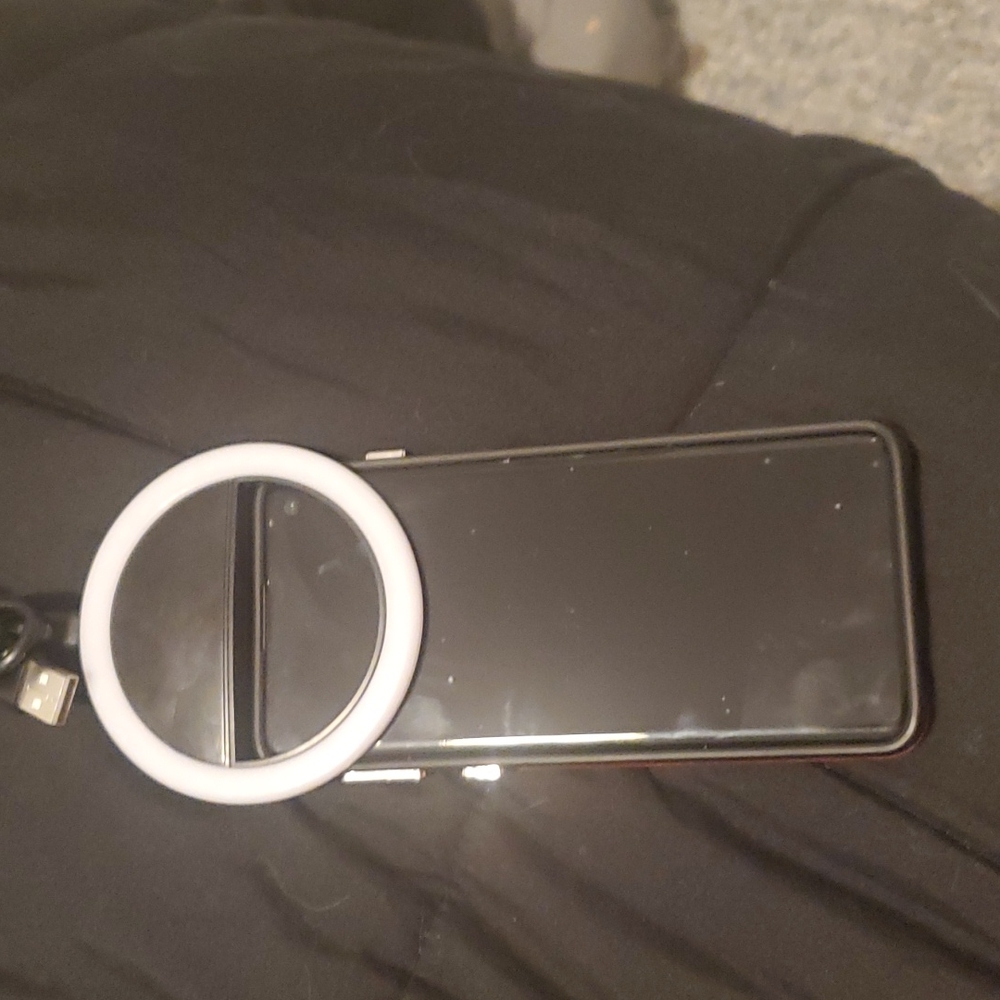 CLIP ON LED CELLPHONE RING LIGHT - Picture 3 of 4